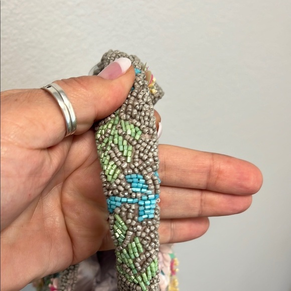 Beaded Mini Tote | Gray 🩶🩷 - Picture 6 of 10